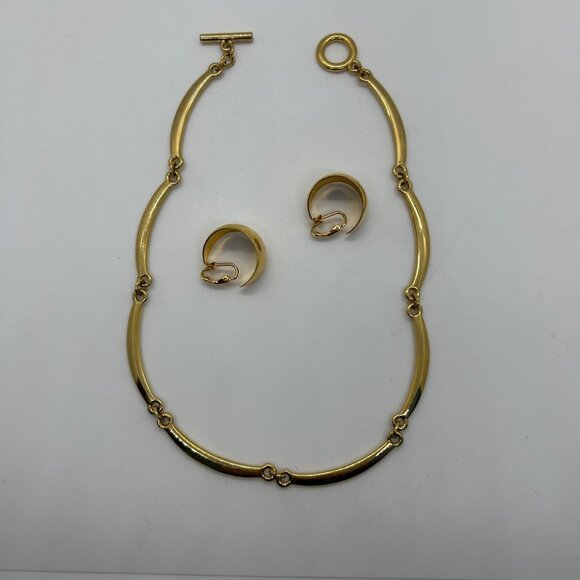 Vintage Goldtone Choker Necklace & Clip-On Hoop Earrings Set - Elegant Design - Picture 11 of 15